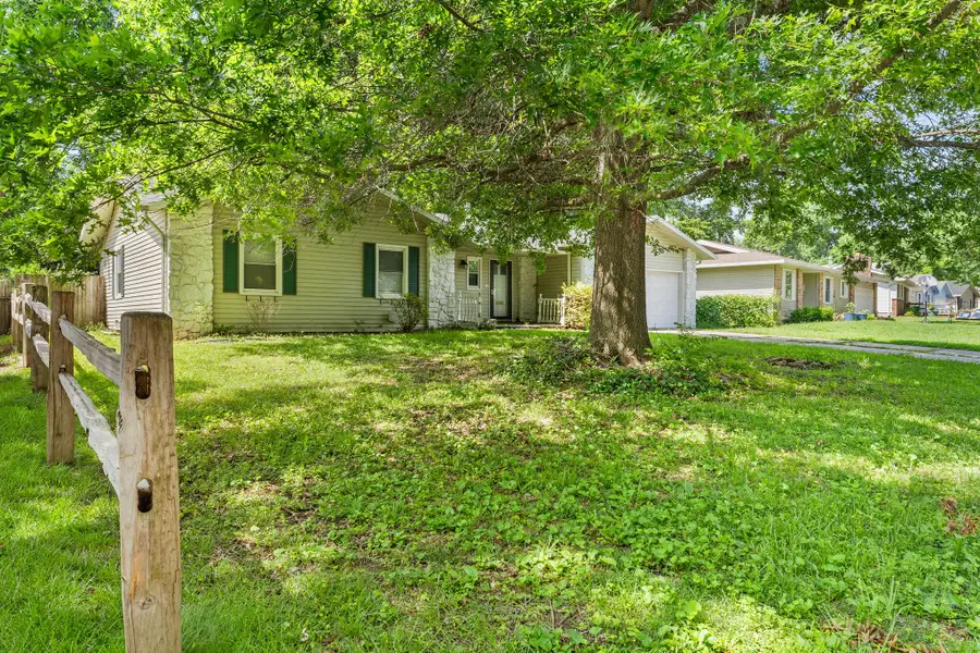 3012 W Countryside Drive, Springfield, MO 65807 - #3
