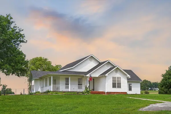 4353 S 95th Road, Bolivar, MO 65613