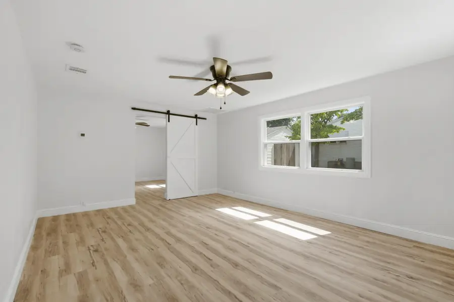 119 E Pearl Street, Aurora, MO 65605 - #3