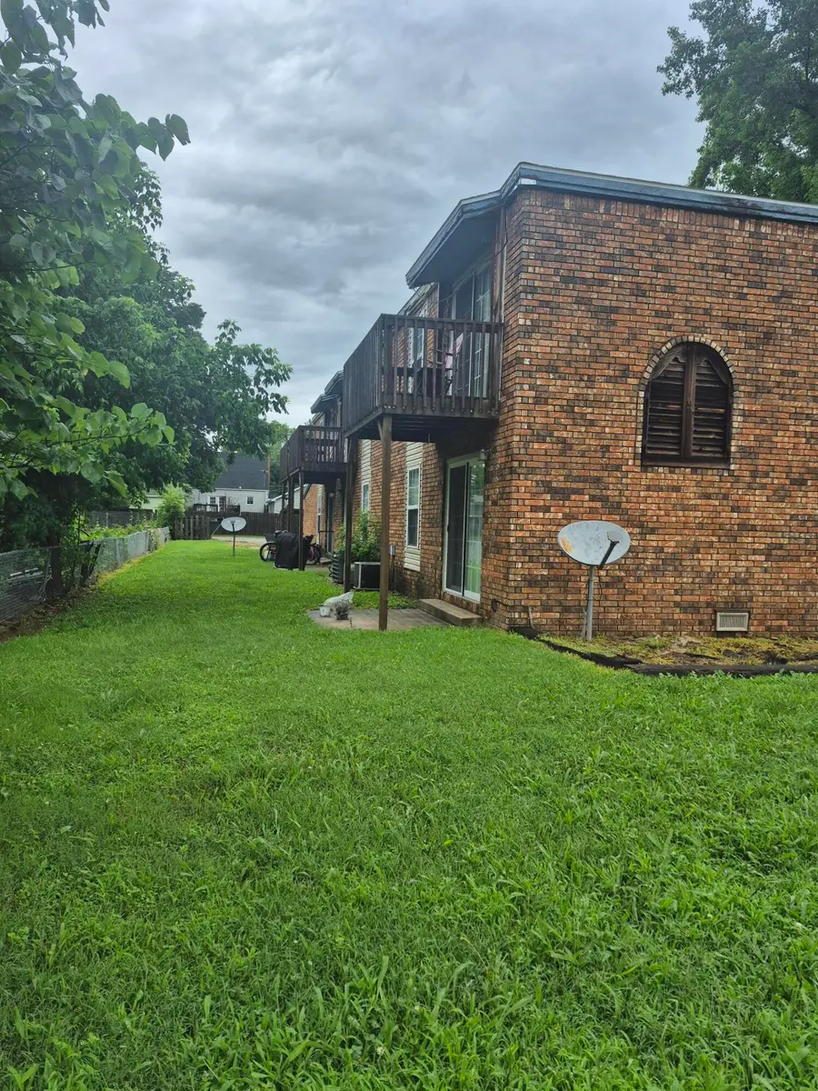 321 W Division Street, Mount Vernon, MO 65712 - #3