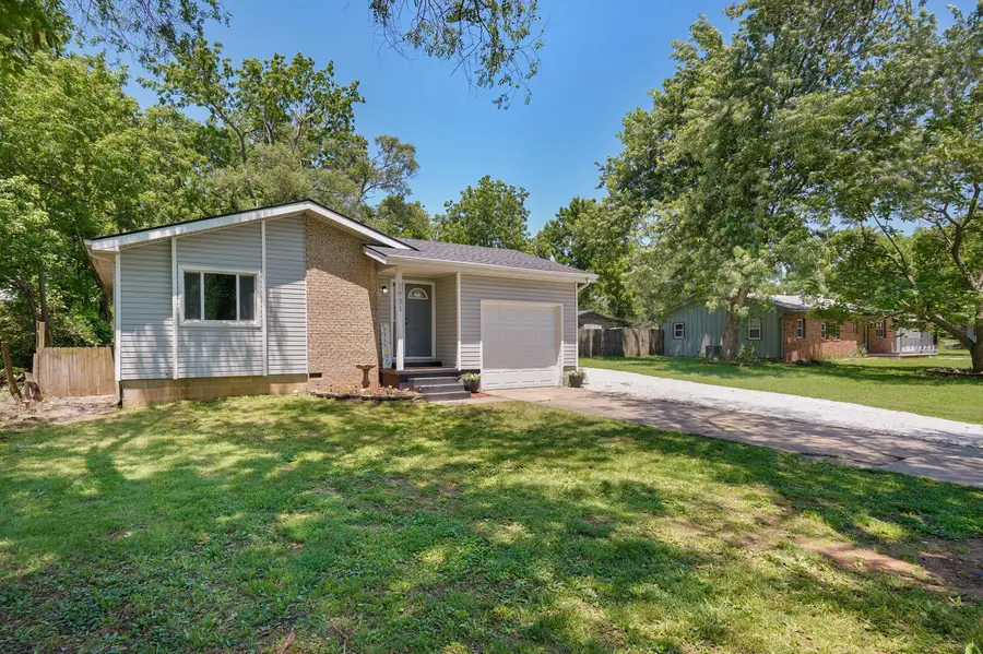 2931 W Grand Street, Springfield, MO 65802 - #2