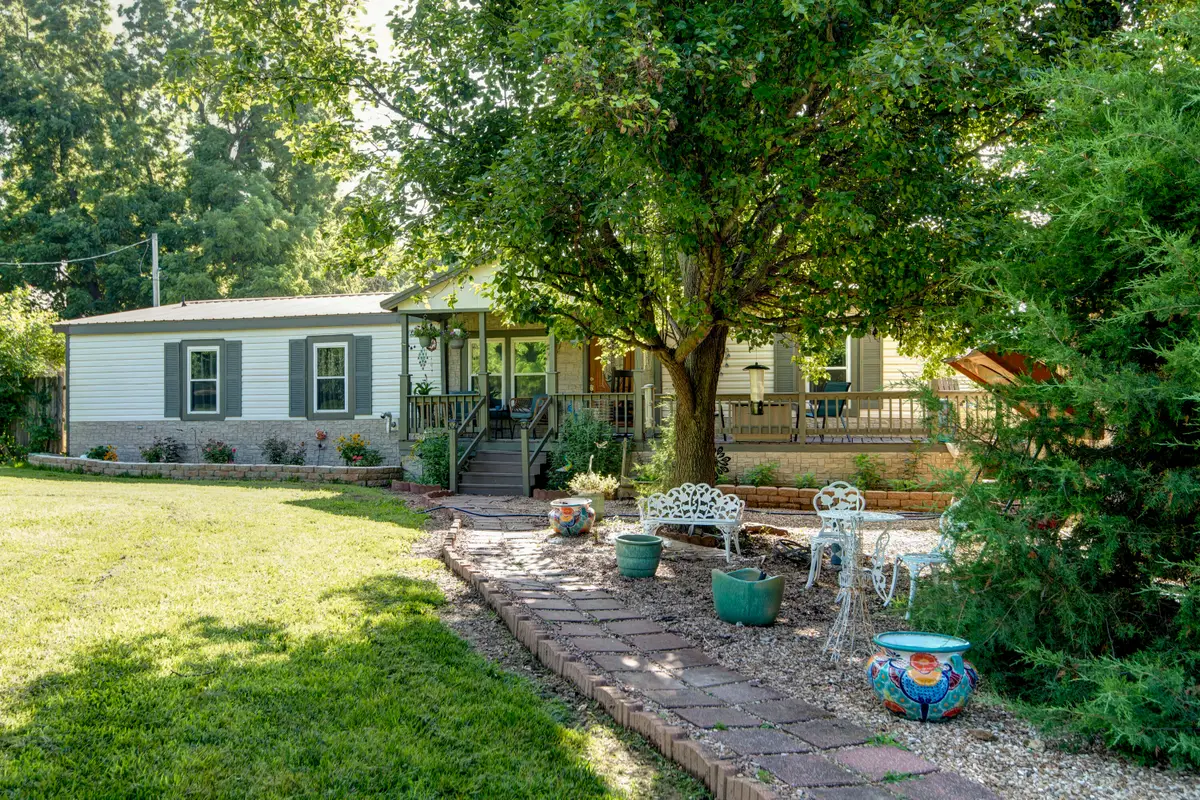824 N Walnut Street, Pierce City, MO 65723 - #1