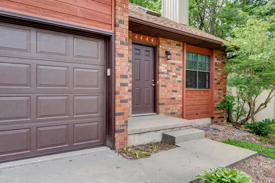 4444 S Robberson Avenue, Springfield, MO 65810 - #2
