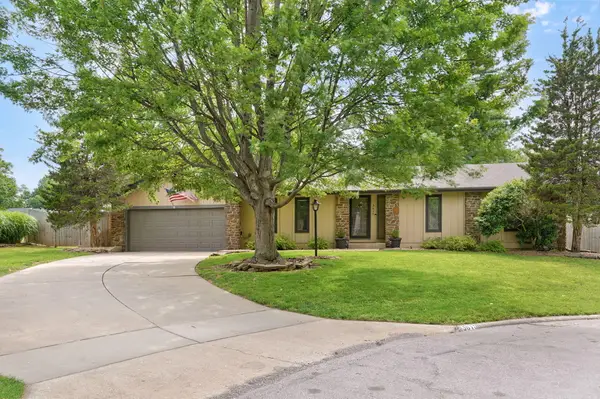 3615 S Parkhill Avenue, Springfield, MO 65807