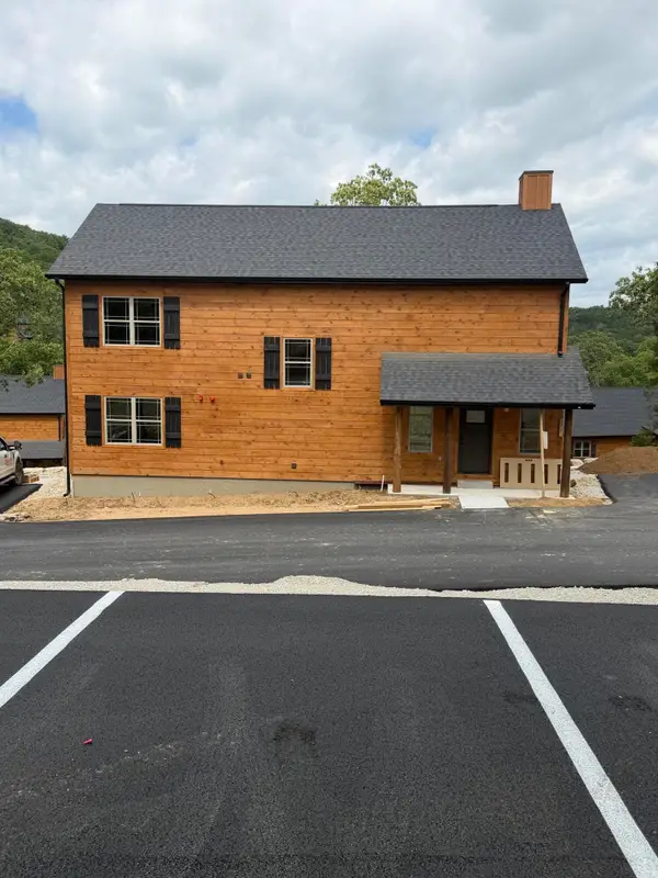 277 Meadow Spring Way, Hollister, MO 65672