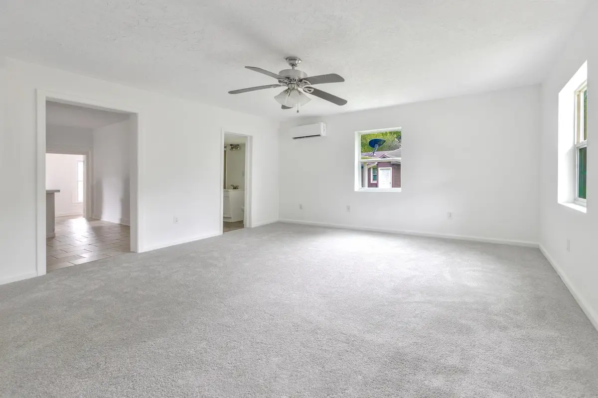 205 W 5th Street, Pineville, MO 64856 - #1