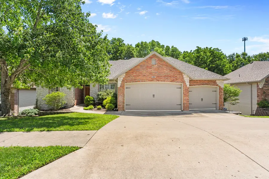 5174 S Clifton Avenue, Springfield, MO 65810 - #2