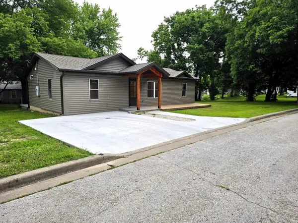 717 E Van Buren Street, Bolivar, MO 65613