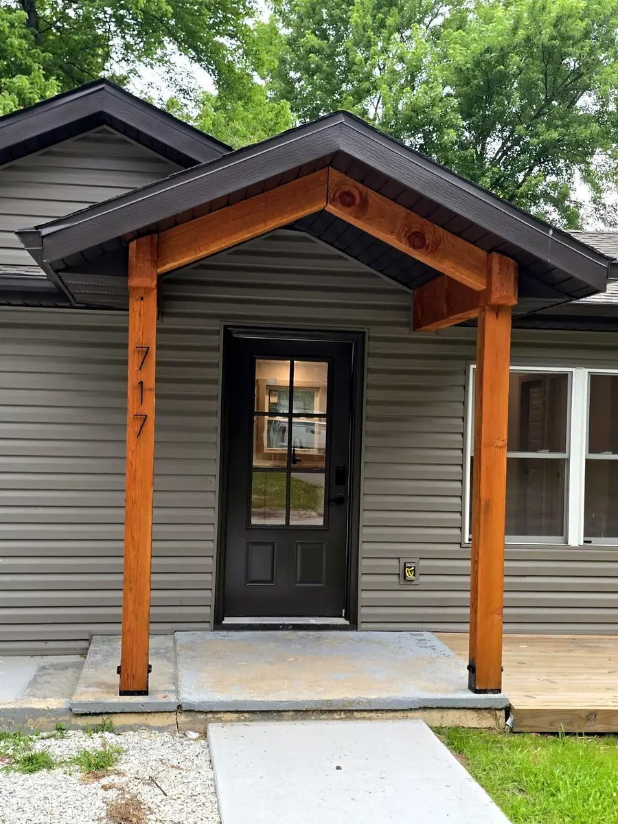 717 E Van Buren Street, Bolivar, MO 65613 - #3