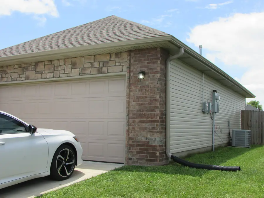 1202 Aundria Avenue, Monett, MO 65708 - #3