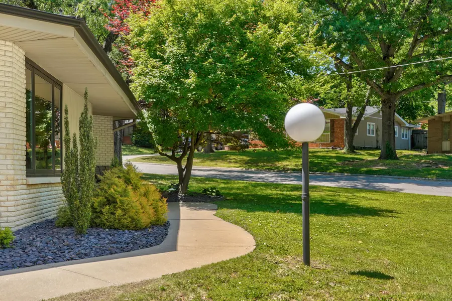 2709 S Glendale Avenue, Springfield, MO 65804 - #2
