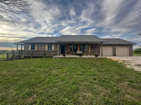 783 NW 43p Road, Clinton, MO 64735