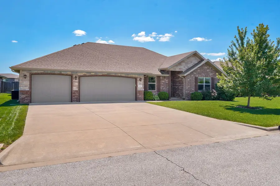 626 N Eagle Park Circle, Nixa, MO 65714 - #2