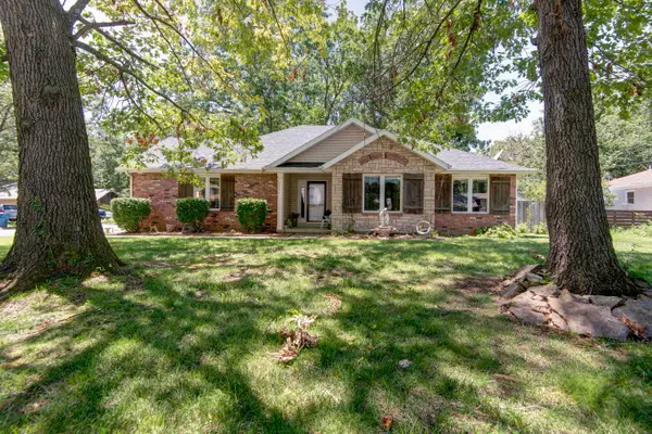 3751 N Pauls Place, Springfield, MO 65803