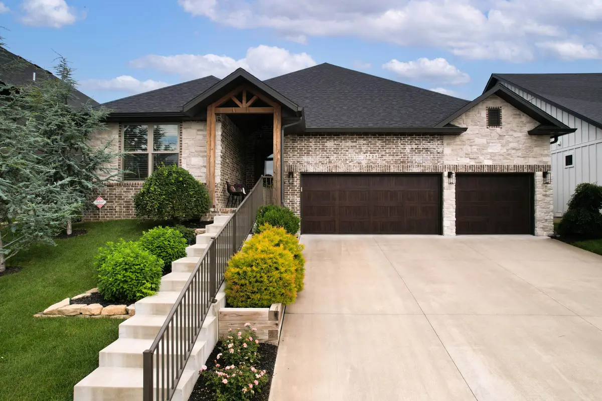 3721 E Hutcheson Avenue, Springfield, MO 65802 - #1