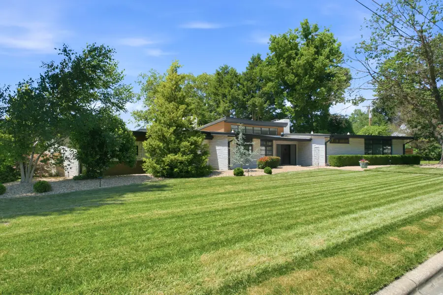 809 E Linwood Drive, Springfield, MO 65807 - #3
