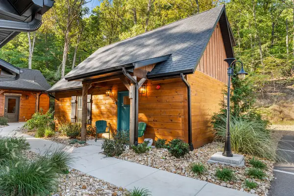 177 Campfire, Hollister, MO 65672