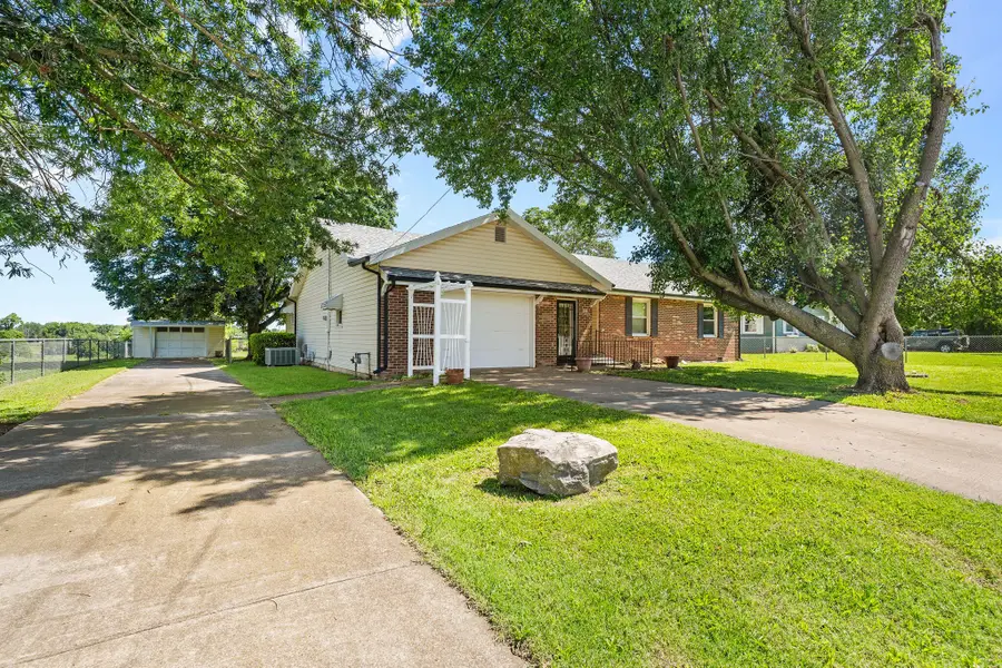 800 E Prairie Lane, Ash Grove, MO 65604 - #3