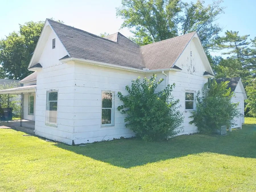118 W Main Street, Wheaton, MO 64874 - #3