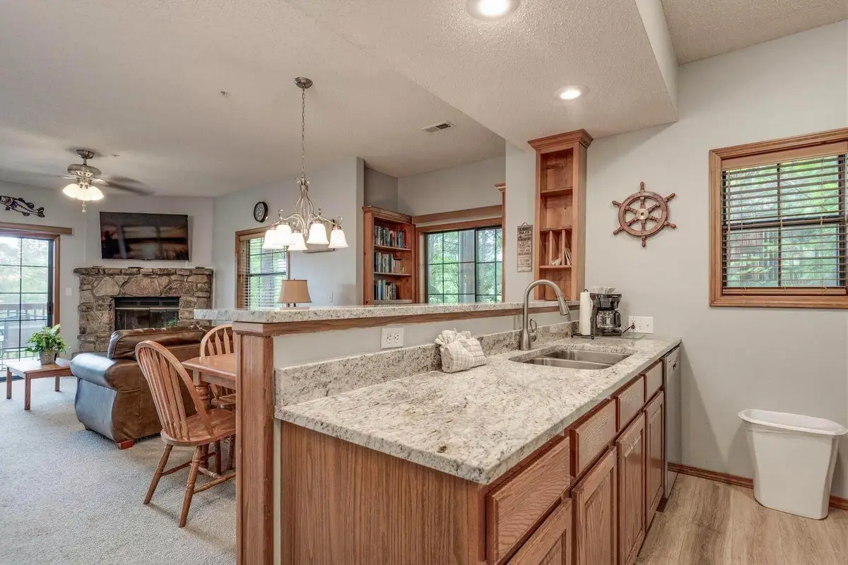 100 Village Trl Bldg 10 Unit 4, Branson, MO 65616 - #1