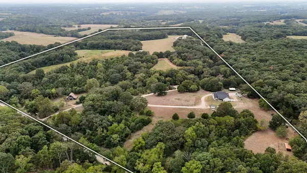 411/425 Lake Branch Road, Clever, MO 65631
