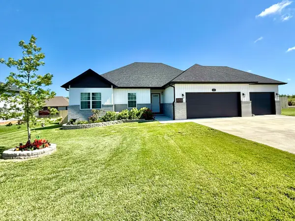 541 Fox Creek Road, Rogersville, MO 65742