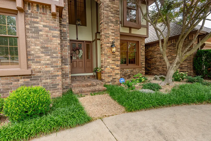 1921 E Nottingham Street, Springfield, MO 65804 - #3