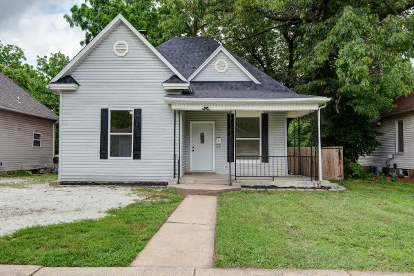 1121 W Florida Street, Springfield, MO 65803