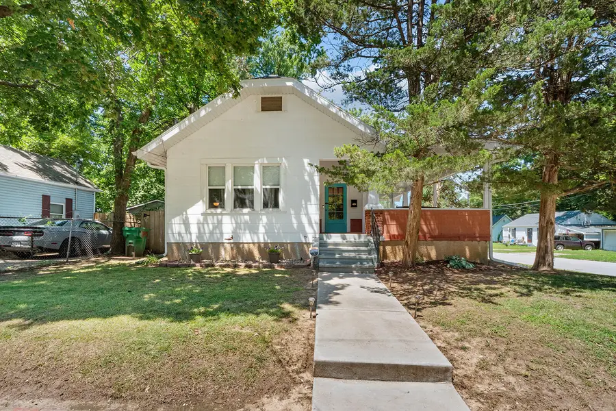 901 S Missouri Avenue, Springfield, MO 65806 - #3