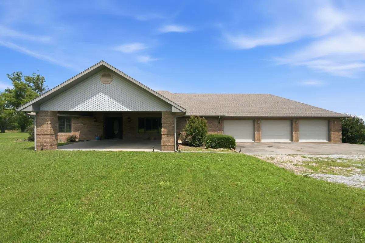 10590 E State Highway 86, Blue Eye, MO 65611 - #1