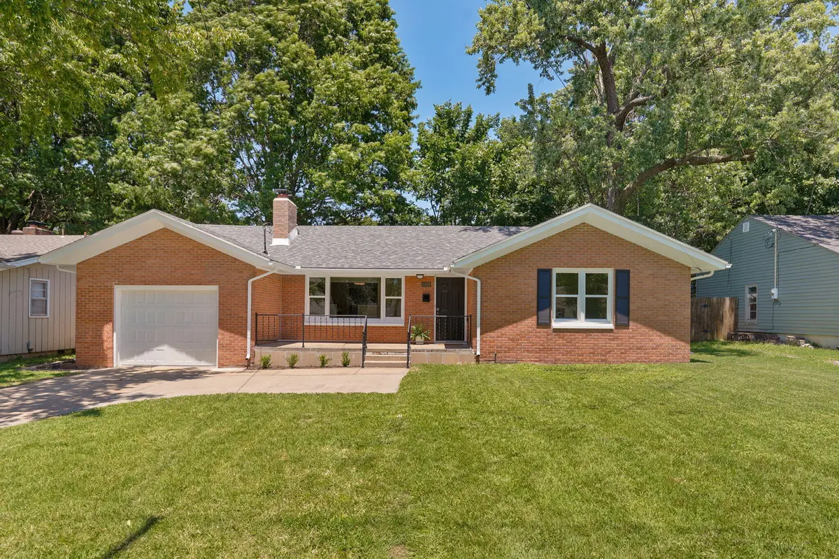 1309 E Bennett Street, Springfield, MO 65804 - #1