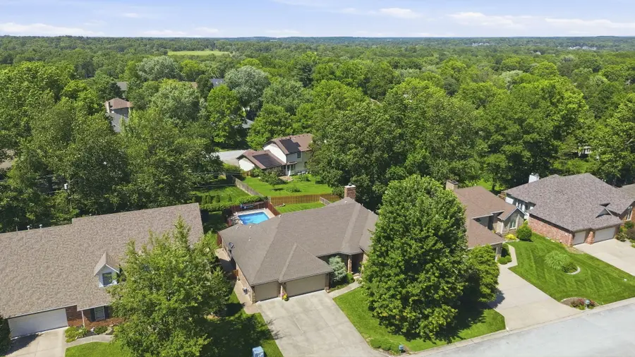 3849 E Kingsbury Street, Springfield, MO 65809 - #2