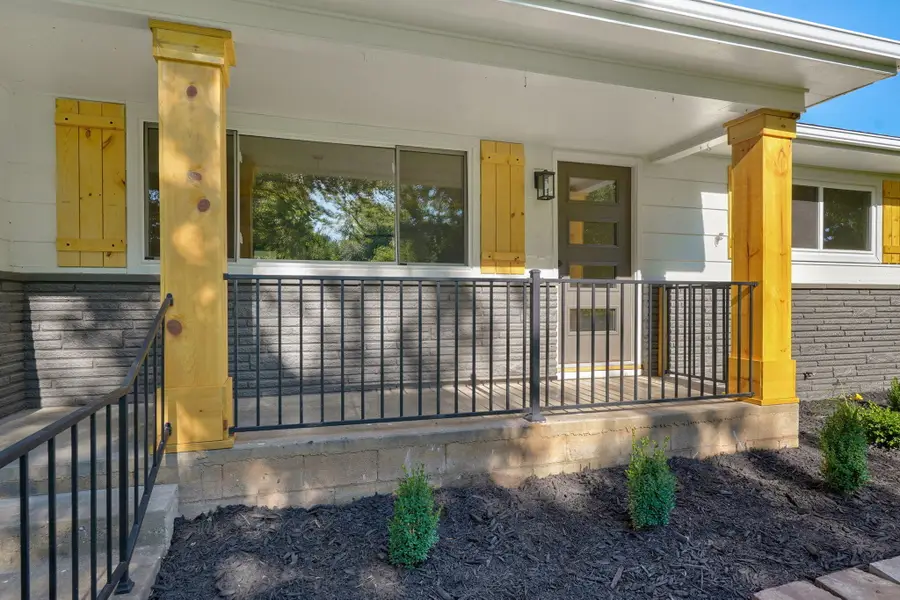 218 S Jonathan Avenue, Springfield, MO 65802 - #2