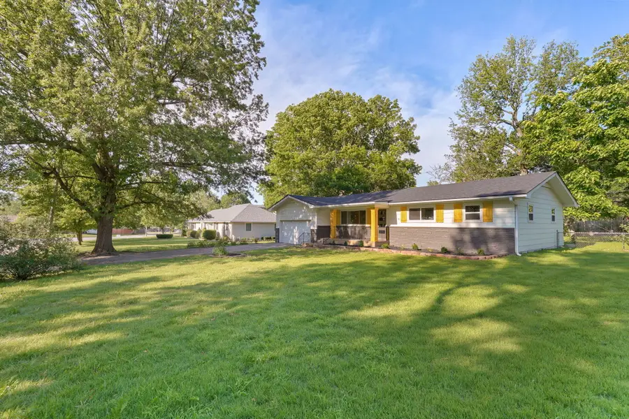 218 S Jonathan Avenue, Springfield, MO 65802 - #3
