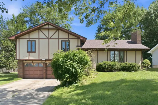 1425 E Mcclernon Street, Springfield, MO 65803