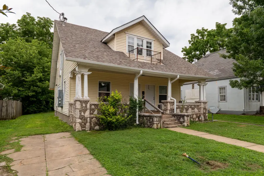 829 W Pershing Street, Springfield, MO 65806 - #2