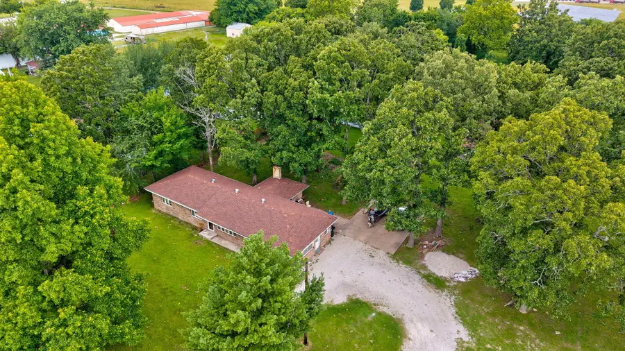 1315 E Church Street, Aurora, MO 65605 - #2