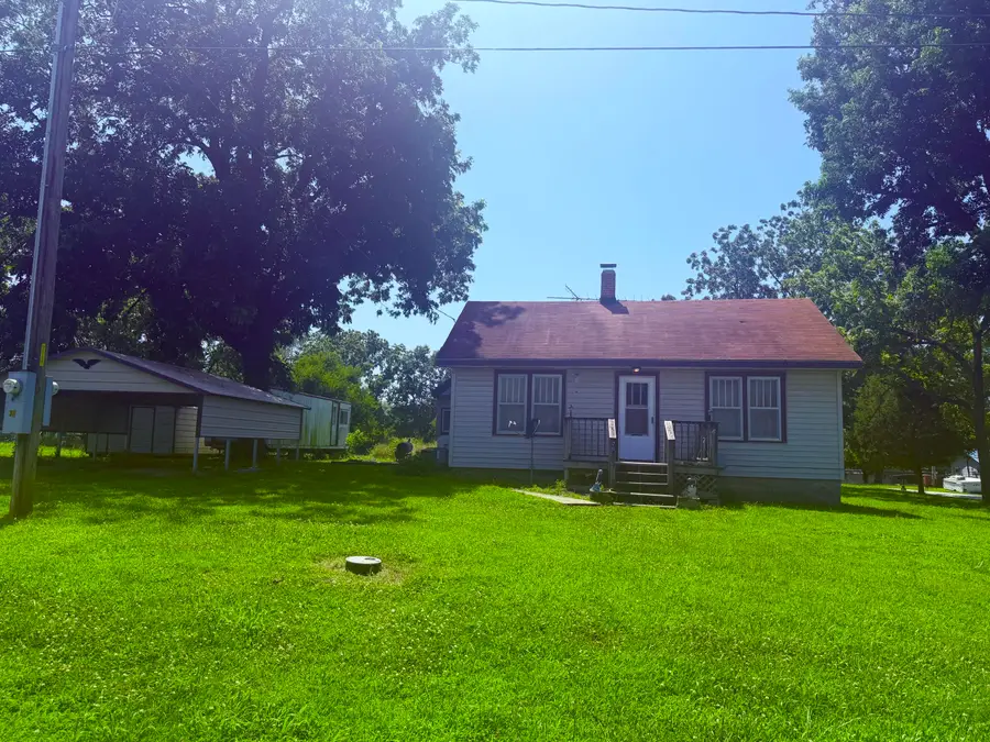 204 S Macon Street, Jerico Springs, MO 64756 - #3