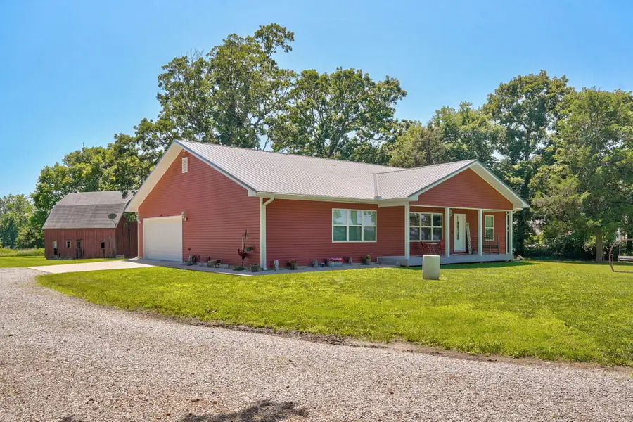 814 W Hayward Drive, Mount Vernon, MO 65712 - #2
