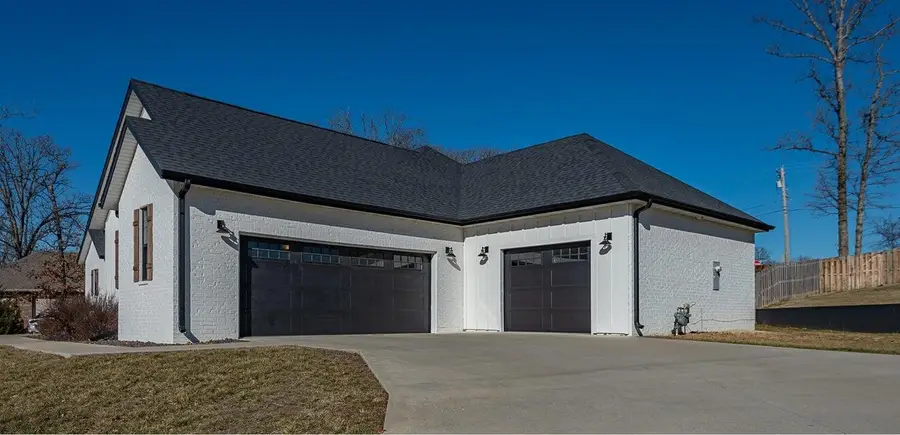 2619 E Old Ivy Street, Springfield, MO 65804 - #2