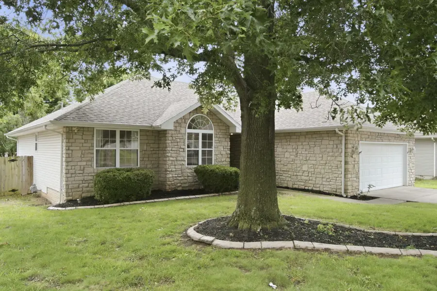 5710 S Wedgewood Avenue, Springfield, MO 65810 - #2