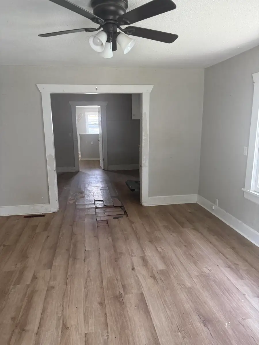 917 W Chicago Street, Springfield, MO 65803 - #2