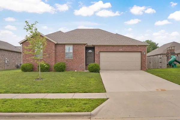 1313 S Lorraine Avenue, Republic, MO 65738