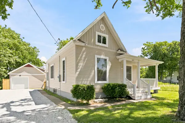 1017 E Commercial Street, Springfield, MO 65803