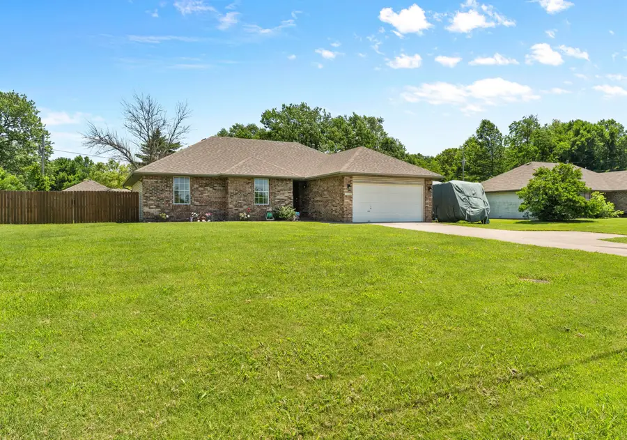 704 S State Highway Ab, Willard, MO 65781 - #2