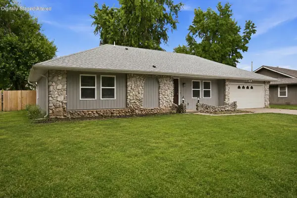 3815 S Queens Court, Springfield, MO 65807