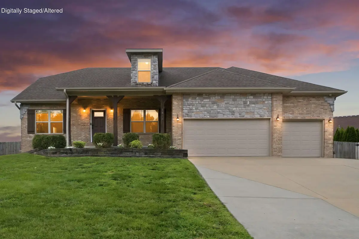 1813 N 7th Avenue, Ozark, MO 65721 - #1