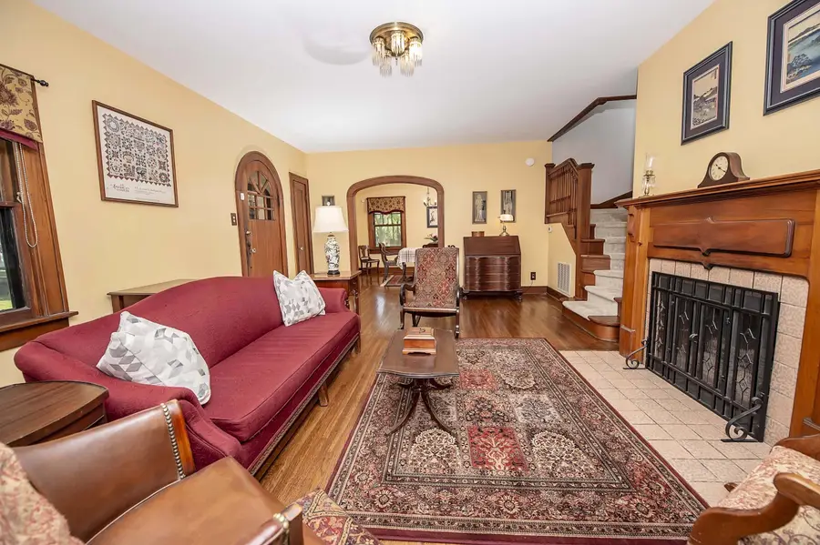 828 S Delaware Avenue, Springfield, MO 65802 - #3