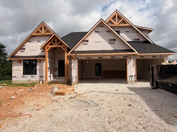 1743 E Skyline, Ozark, MO 65721