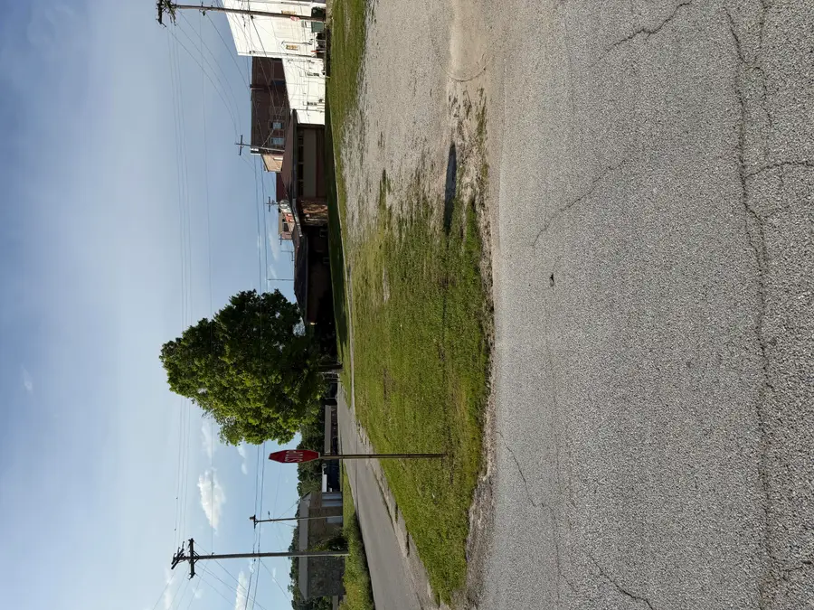 130 W Webster Avenue, Ava, MO 65608 - #2